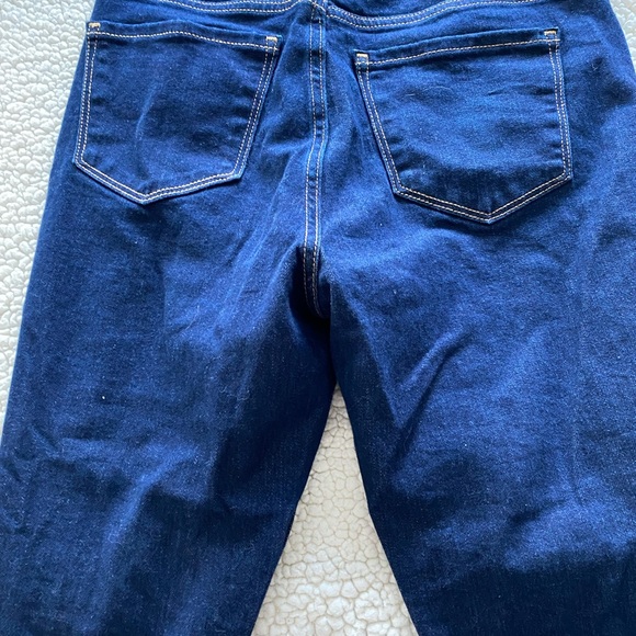 Old navy high waisted skinny jeans - Picture 2 of 3